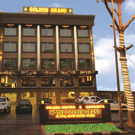Hotel Golden Grand Delhi  Exteriör bild