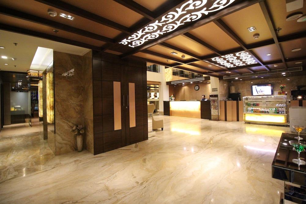 Hotel Golden Grand Delhi  Exteriör bild