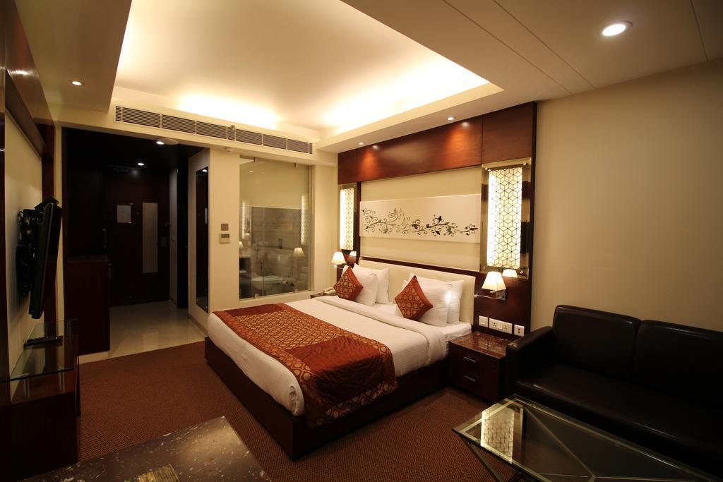 Hotel Golden Grand Delhi  Exteriör bild